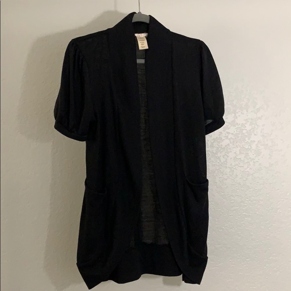 Women’s short sleeve cardigan